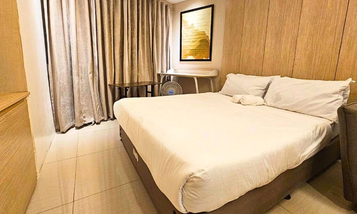 Barangay 76 Condo | Shell Residences MOA - The Executive Suites SL005 Cozy 1 Bedroom with AC, Wi-Fi