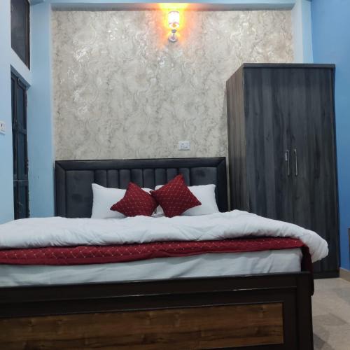 Varanasi Hotel | Shiv Shakti