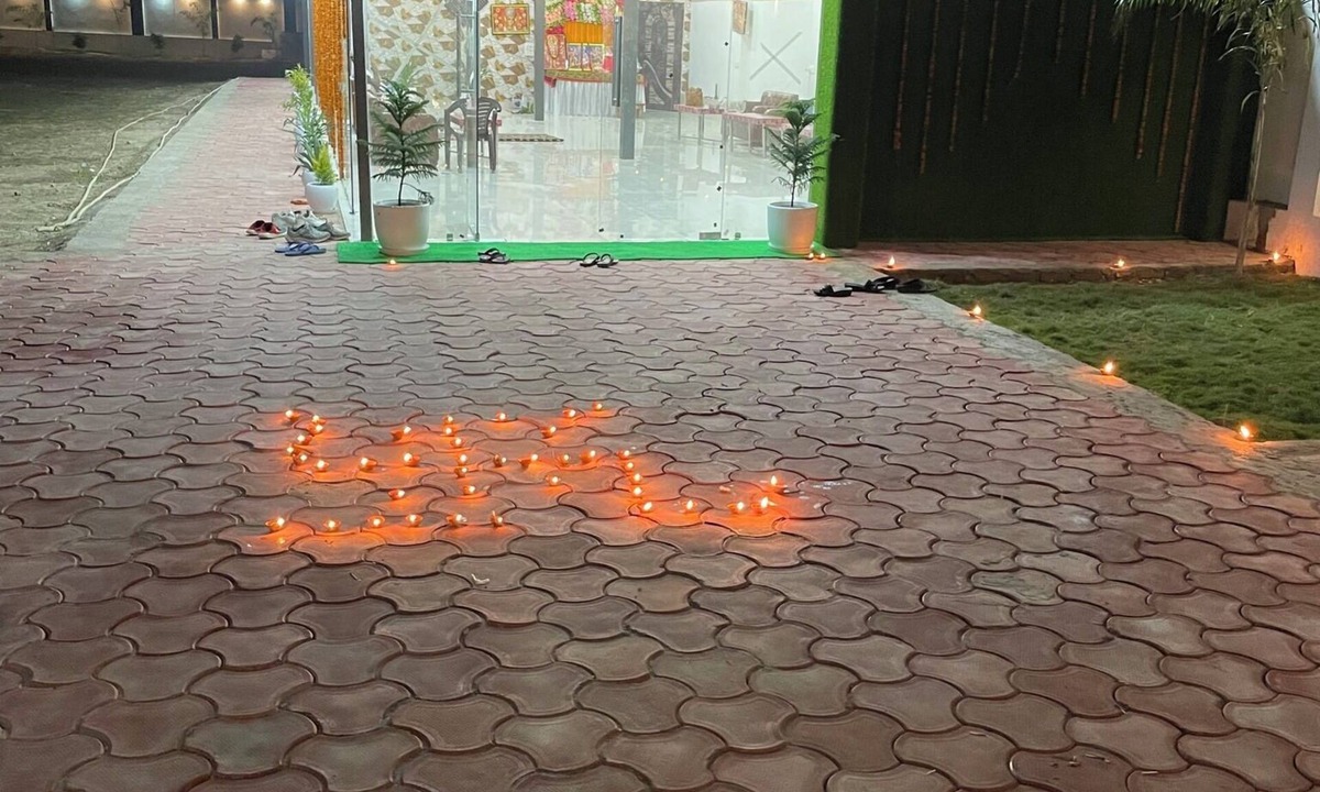 Kirakat Hotel | Shivanya Palace And Restaurant