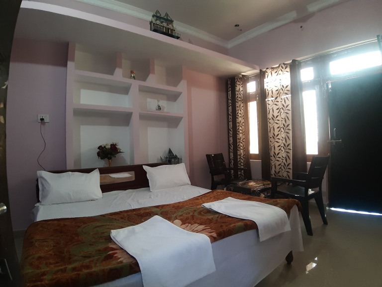 Orchha Hotel | Shree Ram Homestay