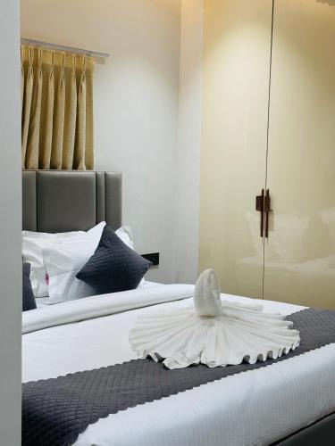 Serilingampally Apartment | Shreshtam Apart Hotel, Kondapur