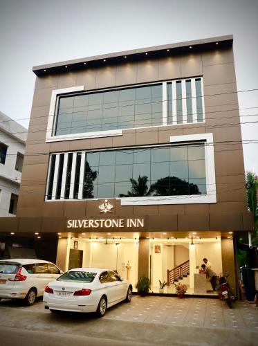 Alwaye Hotel | Silverstone Inn