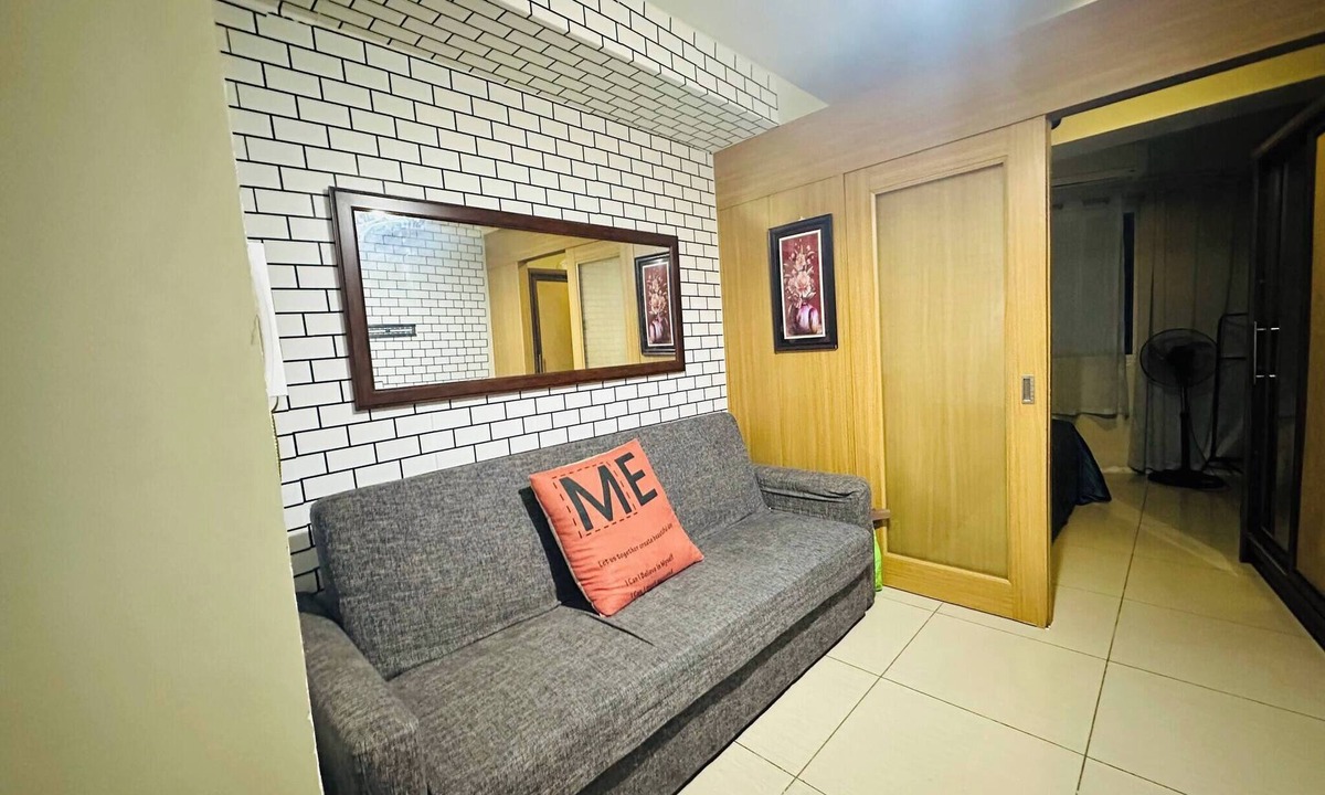 Barangay 76 Apartment | Simple Pasay Getaway - Entire Apartment for Rent