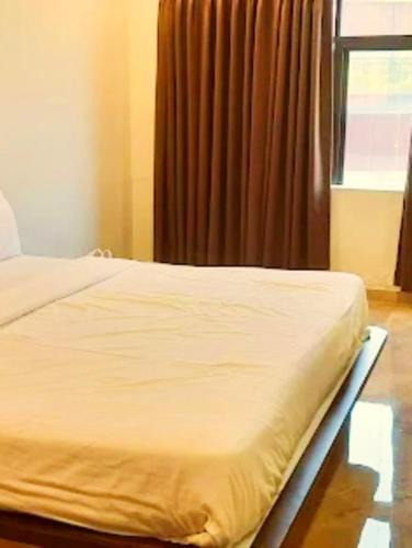 Rajpipla Hotel | Sky Hotel