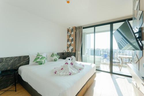 Nanai Road Hotel | Sky Wave Patong