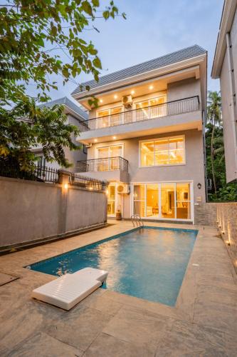 Gauravaddo Villa | Solace AquaVista 5-BHK Villa with Private Pool, Lounge Area & Bar