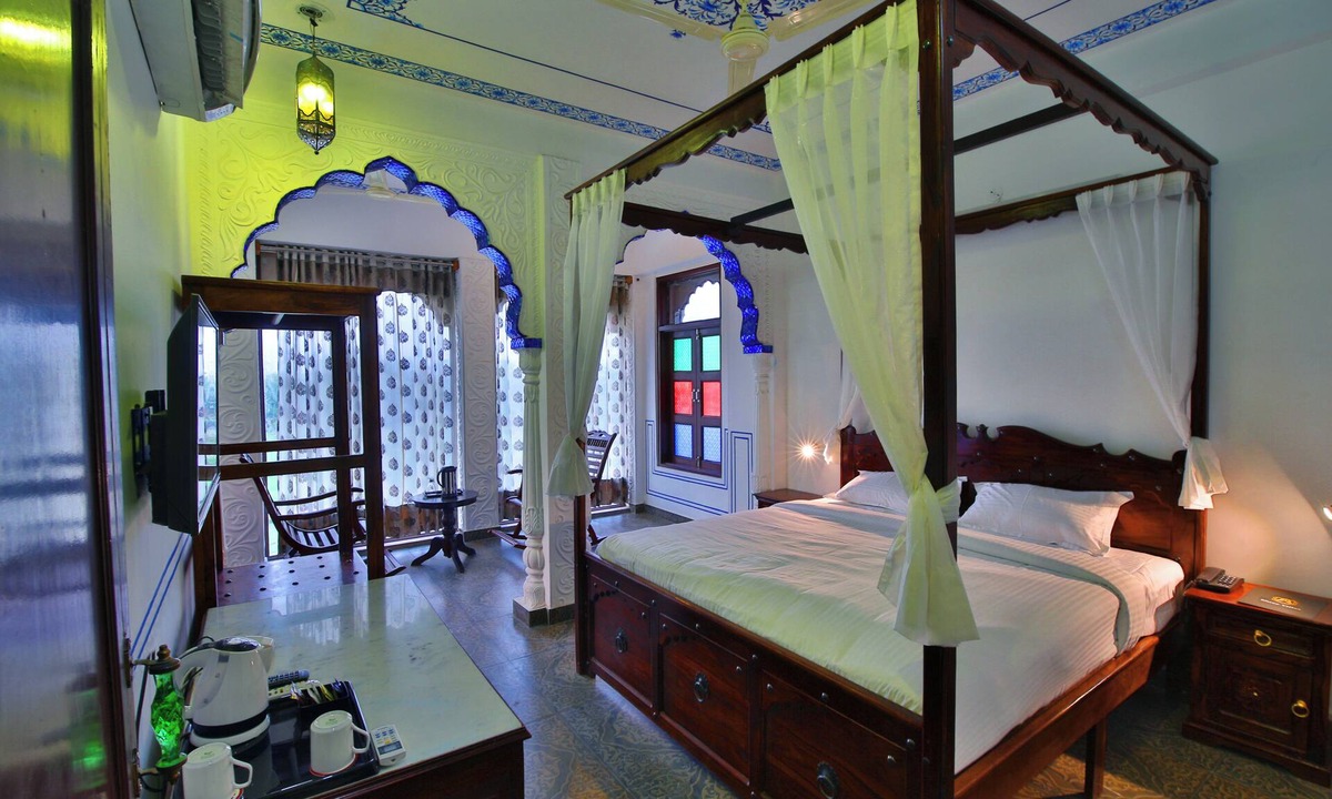 Vaishali Nagar Apartment | Spacious 3- Family suites bedroom in amazing hotel Jaipur with WiFi, AC