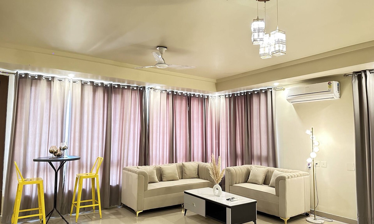 Noida Apartment | Spectacular Golf View Spacious Modern fully loaded 3 Bedroom Apartmentn