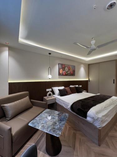 Jaypee Greens Apartment | Stay heights near Expo Mart