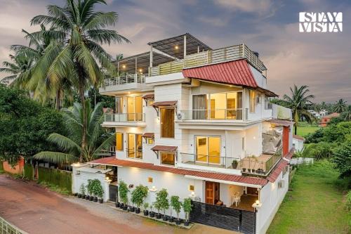 Marra Villa | StayVista at Casa Clarence with Pool and Jacuzzi Villa