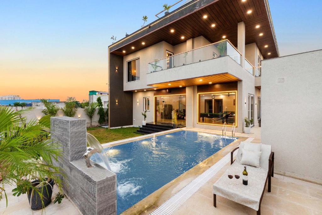 Jaipur Villa | StayVista's The Rose Gold - City-Center Villa with Private Pool, Games Room & Kids Zone