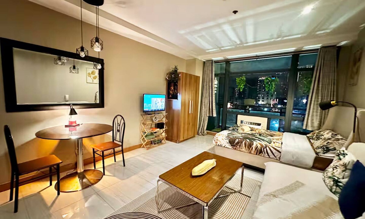 Downtown Condo | Studio w/Balcony @ Poblacion, Makati | Pool, Gym & Sauna