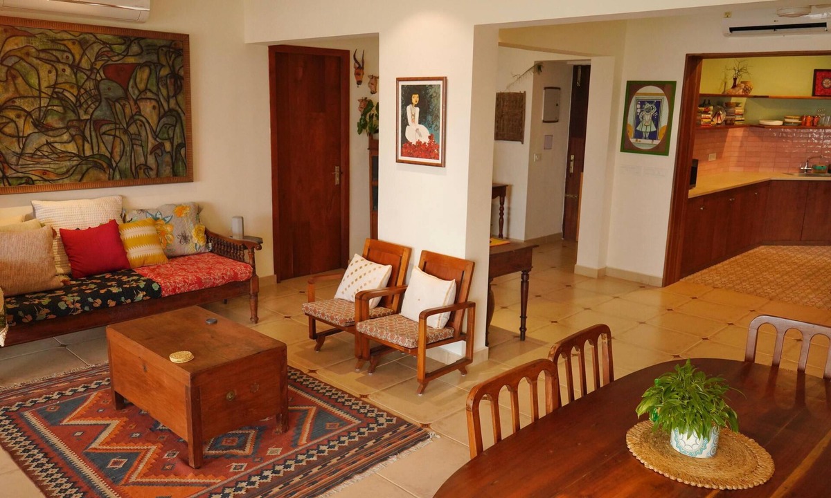 Kadavanthra Apartment | Stunning Art filled/Water View apt in Kochi