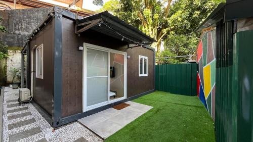 Tagaytay House | Stylish Container House in Tagaytay - The Manger