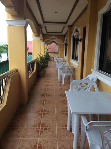 Barretto Apartment | Sunrise Apartelle