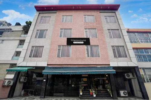 Bani Park Hotel | Super Townhouse Bani Park Formerly Aroma Residency