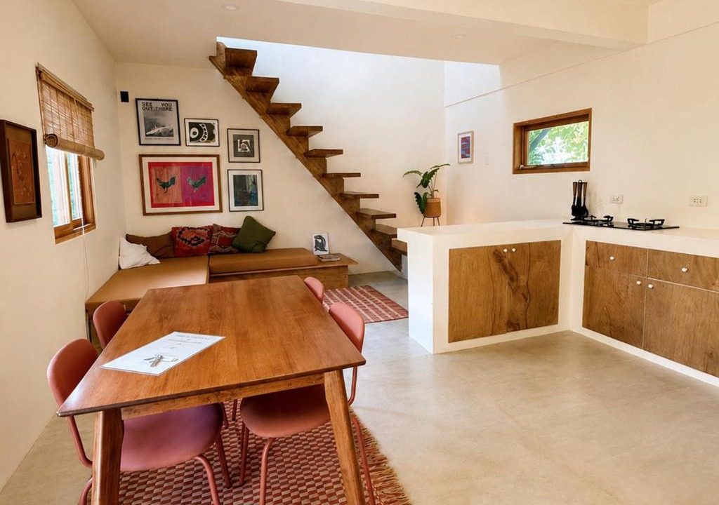 General Luna House | Surfer's Hideout - central two-storey HOUSE with garden & private balcony