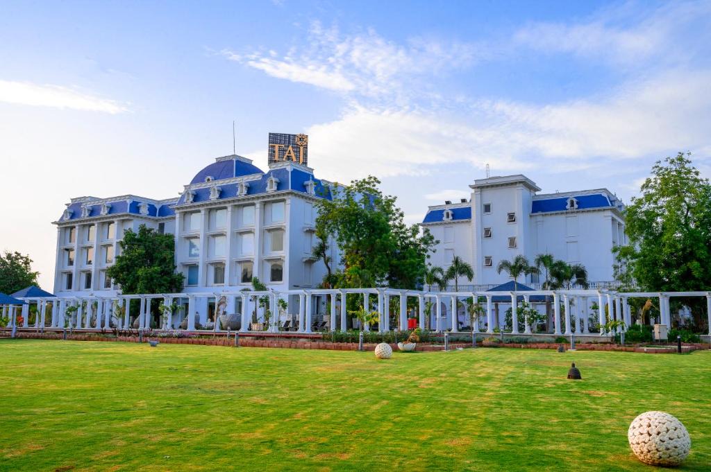 Kalol Hotel | Taj Gandhinagar Resort and Spa