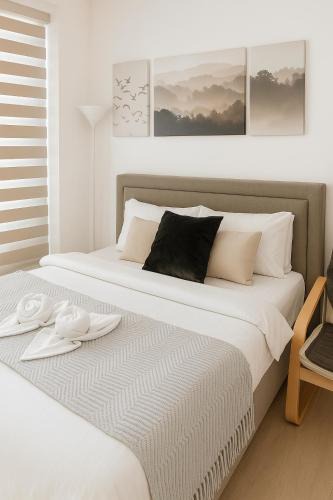 San Fernando Apartment | Tala Haven at Azure North Studio with Mt Arayat View