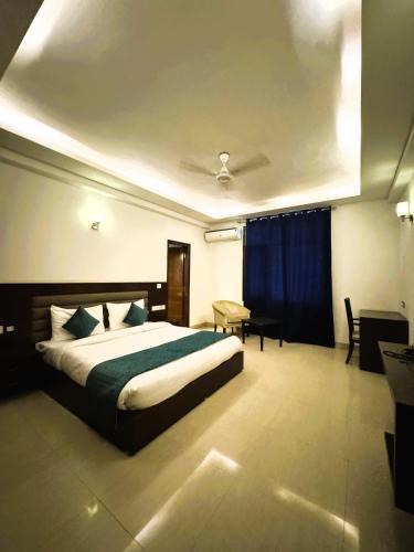 Noida Hotel | Tavisha Villa Film City Road Dadri Road