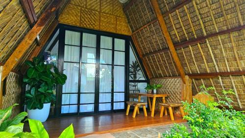Balayan Hotel | Ten Foundations