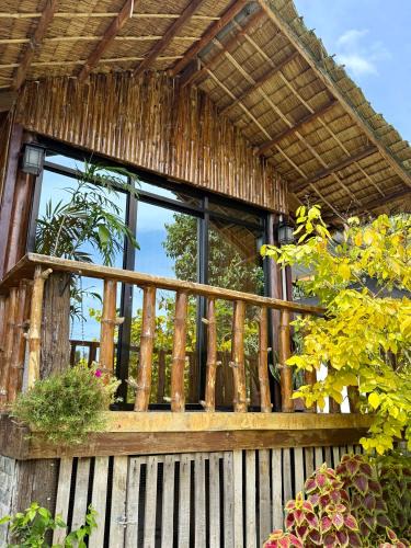 Caibiran Bed & Breakfast | Thani's Little Cabin Rental - Native Room
