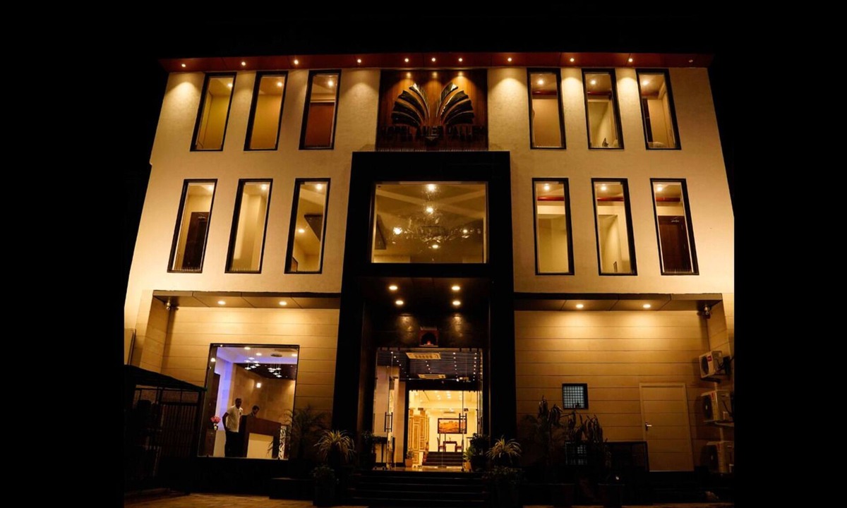 Amer Fort Road Hotel | The Amer Valley