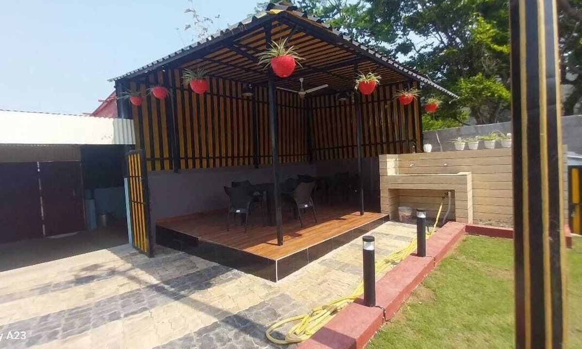Khordha Hotel | The best hotel and guest house in Khordha, near Barunei Hill station,Odisha.