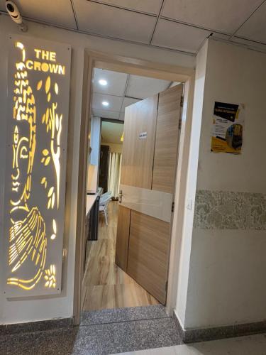 Greater Noida House | The Crown