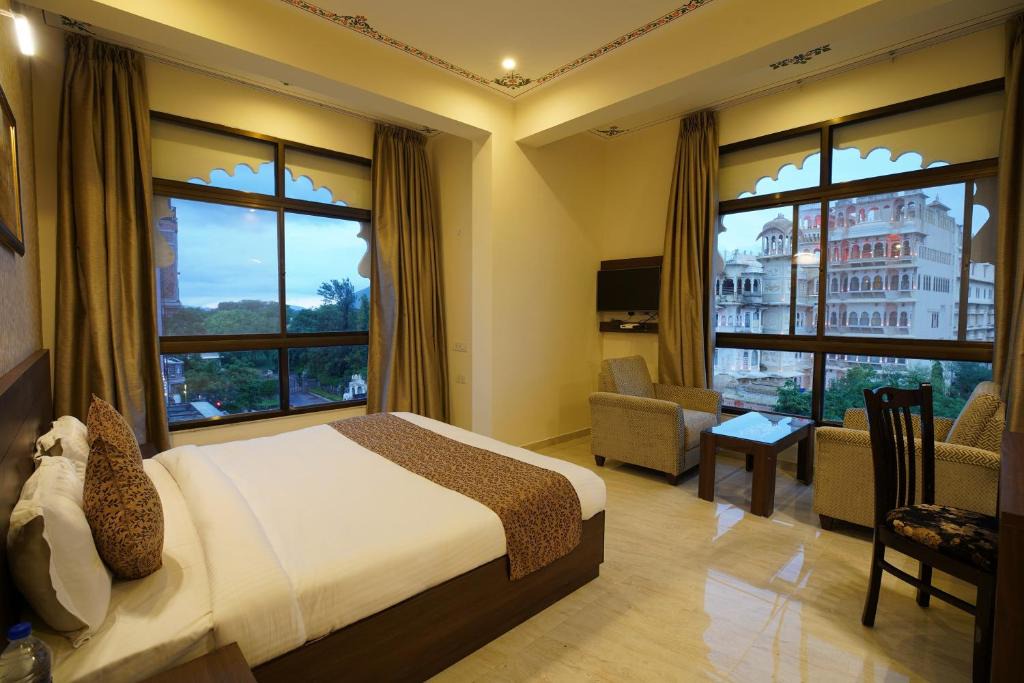 Shavri Colony Hotel | The Lake View Palace