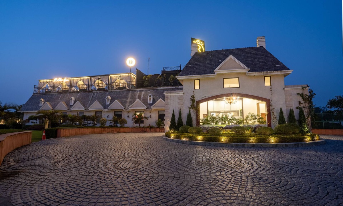 Gorakhpur Hotel | The Radiant Resort