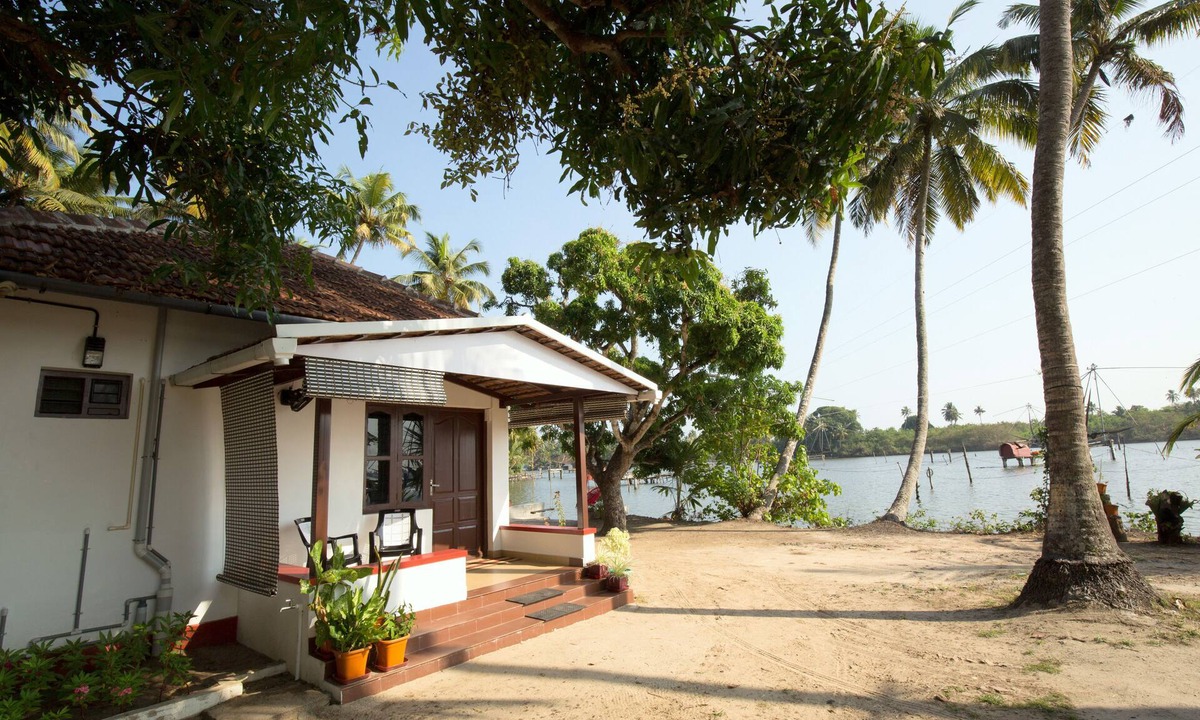 Kumbalangi House | The Riveroots Waterfront Heritage Homestay