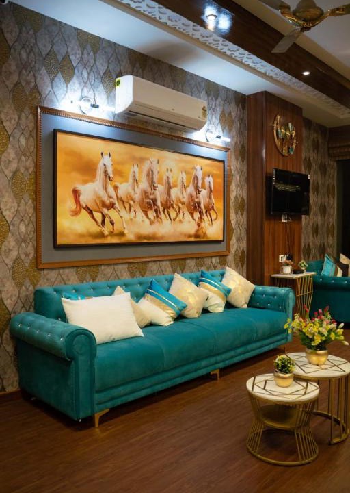 Vallabh Vidhyanagar Hotel | The Royal In