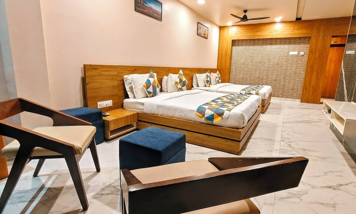 Rajpipla Hotel | The Sky Imperial Unity Inn