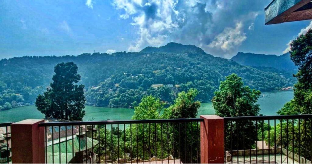Mallital Bed & Breakfast | The Sukoon Lake view BnB