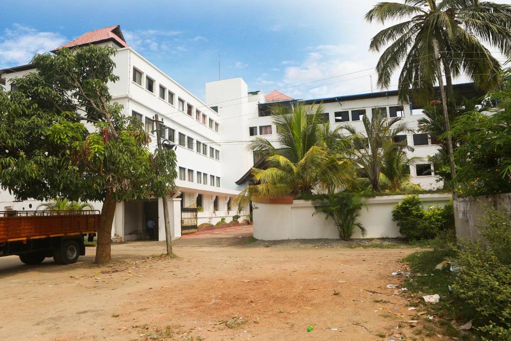 Chavara Hotel | THE VIJAYA PALACE