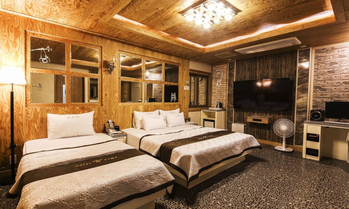 Kurhwa Hotel | Time