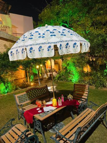 Amer Fort Road Hostel | Travellers Village-City Center Hertige Home