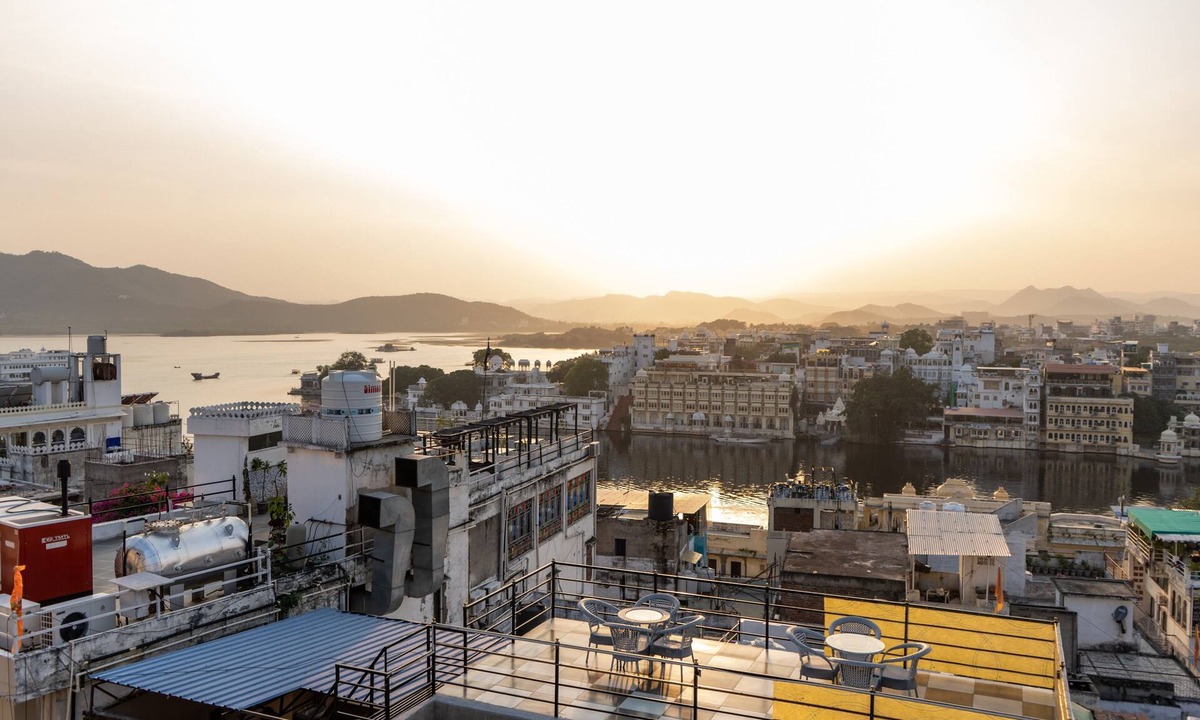 Lake Swaroop Sagar Hotel | Treebo The Fresco Lake Pichola