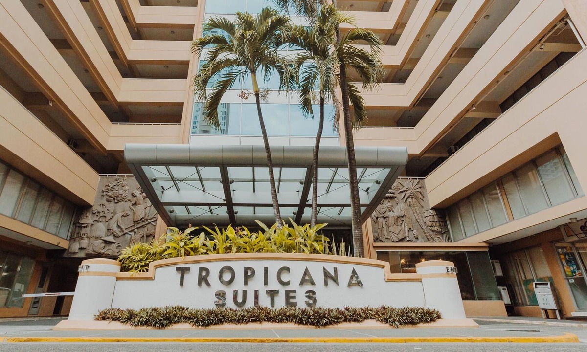 Ermita Night District Hotel | Tropicana Suites