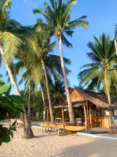 Badian Hostel | Tuyom by Hostel 7