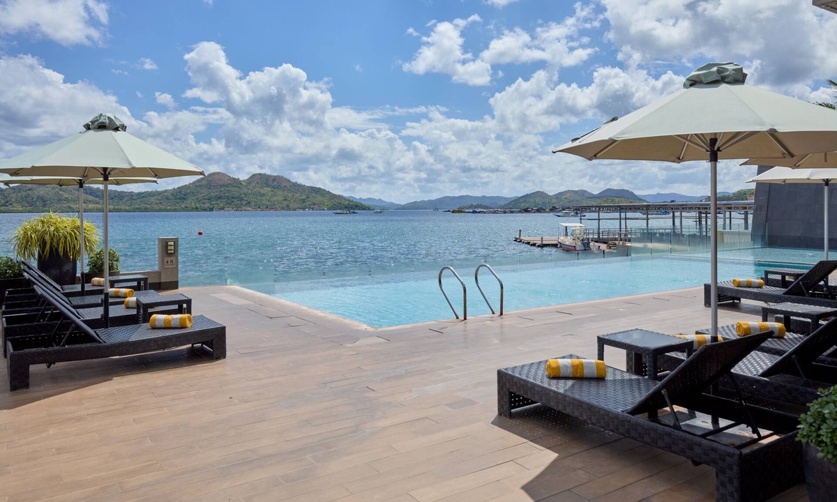 Coron Town Proper Hotel | Two Seasons Coron Bayside Hotel