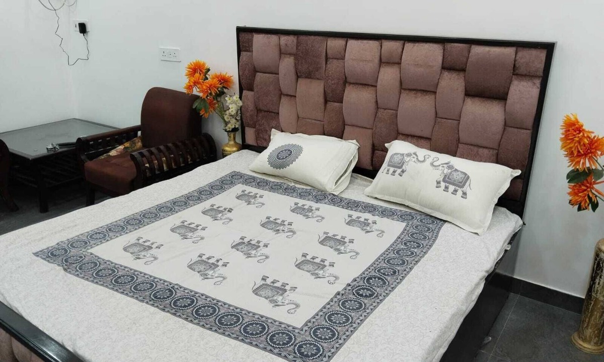 New Delhi House | Unparalleled: Experience the Pinnacle of Luxury Home Stays with a Lavish Bathtub