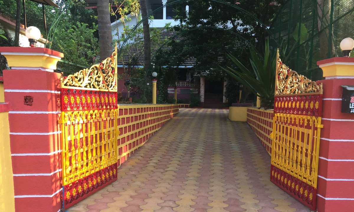 Shiroda House | Very nice and calm place one village at Shiroda Soncrem house bed and breakfast.