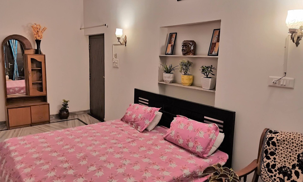 Jhotwara Bed & Breakfast | Vice Versa Homestay