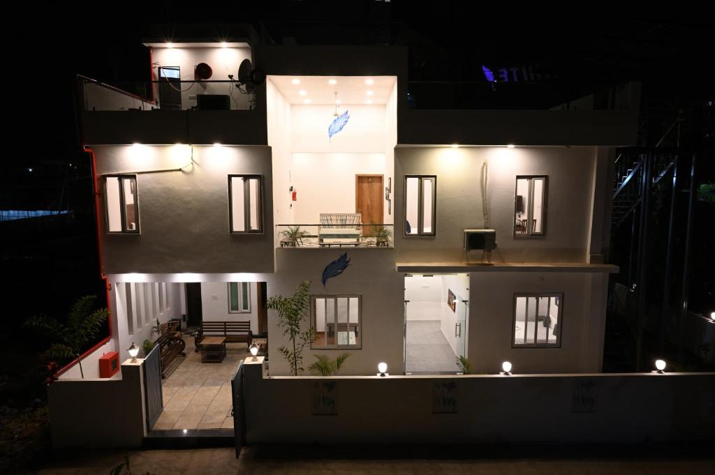 Udaipur District House | White Feather Homestay