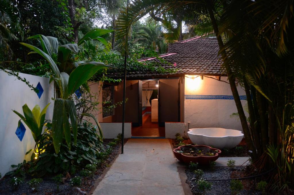 Arpora Hostel | Woke Arpora