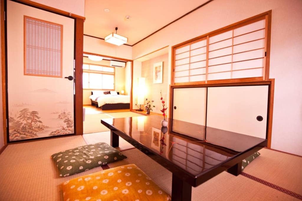 Nakagyo Ward Villa | Yadoya shichifuku neko