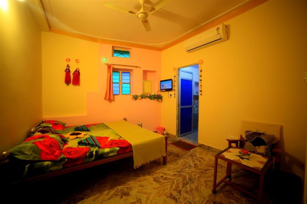 Lake Swaroop Sagar House | Yellow Heights