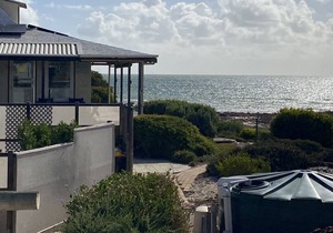 Absolute Beachfront nestled between Moonta Bay and Port Hughes